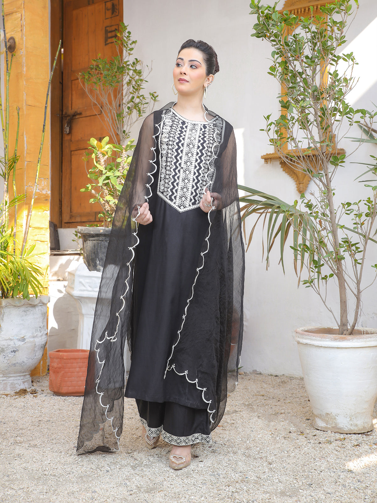 LINEN long shirt with embroides neck ( embroided sleeves also) LTL 7862376