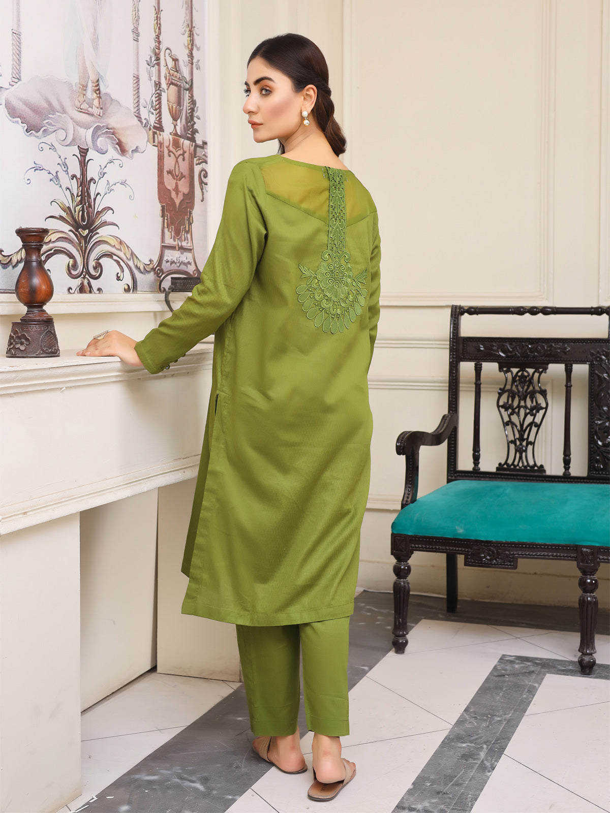 Green 2-piece suit for versatile style." LTL 7862228